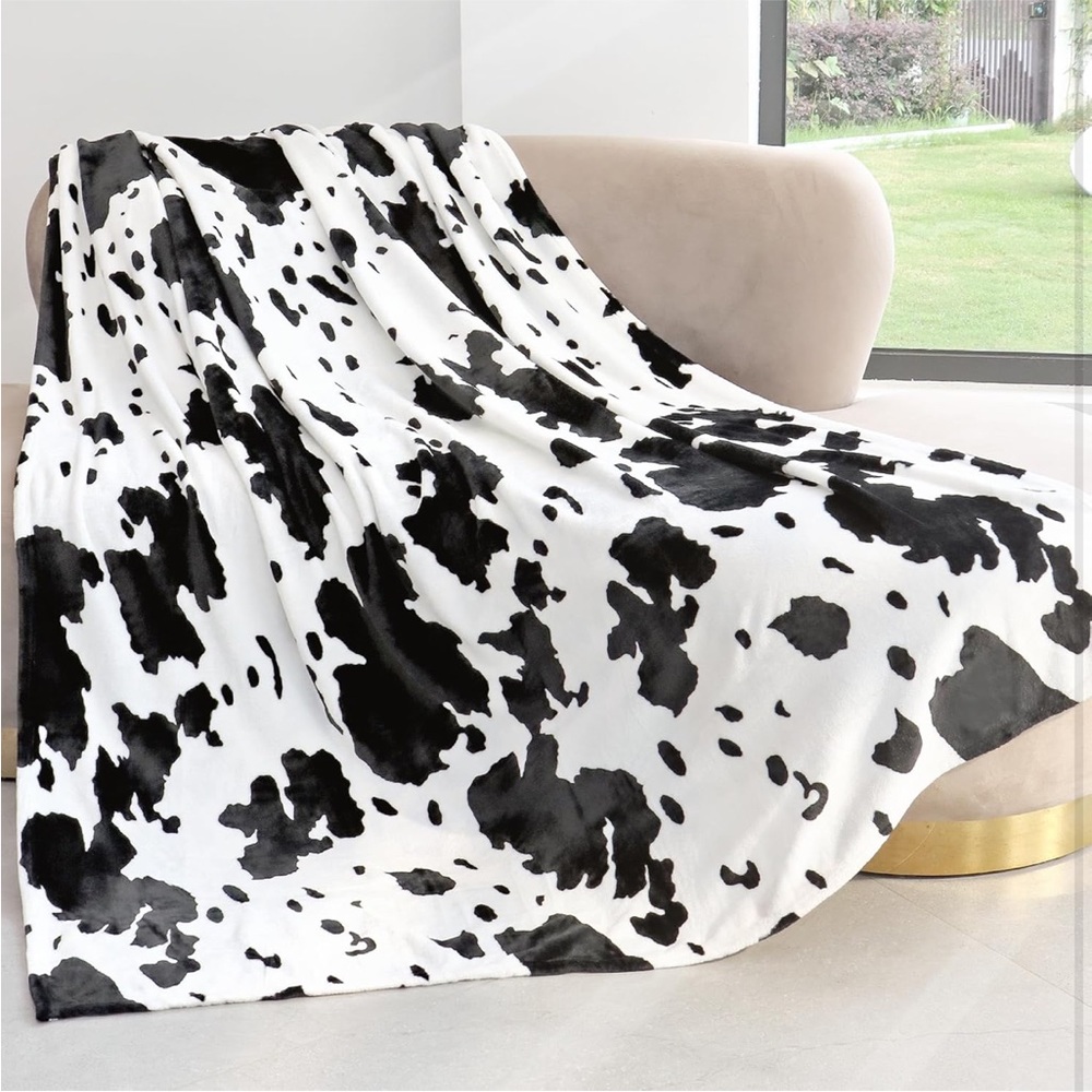 Cow Print Fleece Throw Blanket - Picture 4 of 5